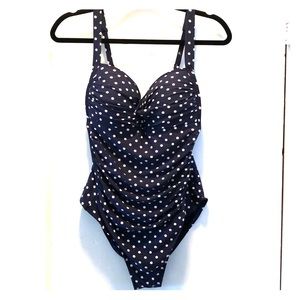 Pin-up style, slimming one piece bathing suit